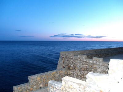 Apartment in complex with direct access to the sea