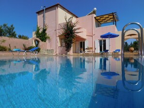 02 Rosaria large private pool.