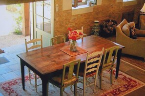 Gorgeous dining table - extends to accommodate 12 in style