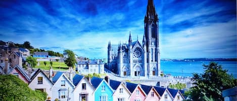 Welcome to Cobh and the charming Victorian Terrace!