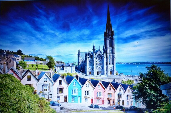 Welcome to Cobh and the charming Victorian Terrace!