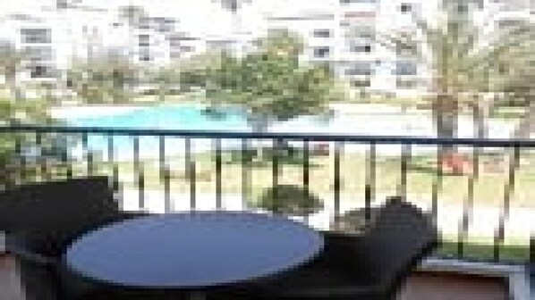 TERRASSE VUE PISCINE 