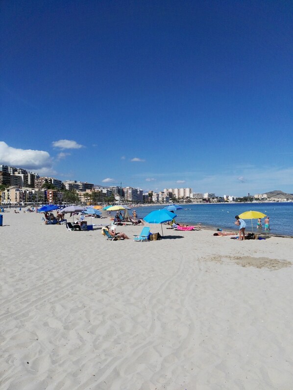 Preciosa playa de arena fina. Playa Centro