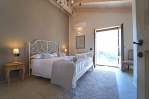 Large bedrooms with ensuites.