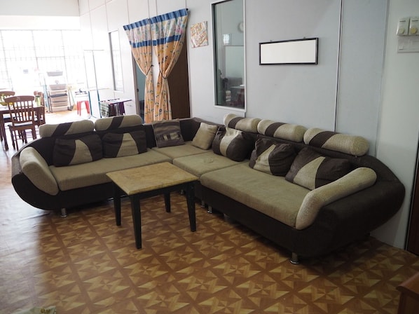 Homestay Budget Bestari- Near UTM Skudai