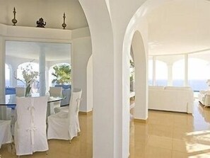 Open plan living and dining room