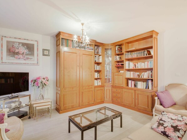 Meubles, Propriété, Cadre, Table, Bois, Rayonnage, Éclairage, Étagère, Design Intérieur, Architecture