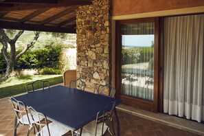 Outdoor table
