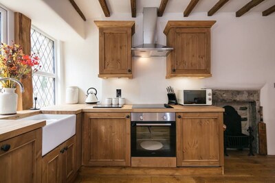 ***Newly Renovated Blackberry Cottage & Log Burner ***