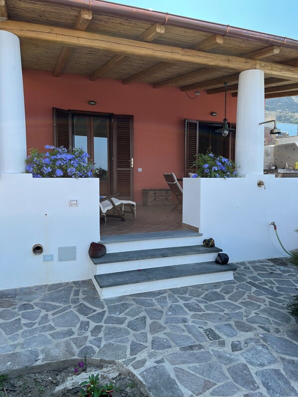 Ingresso Lipara lato nord