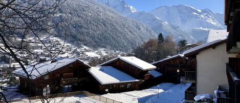 Duplex dans chalet résidence 
vue  montagne et village 
accès piste directe 