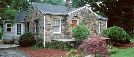 Willson Rock Cottage