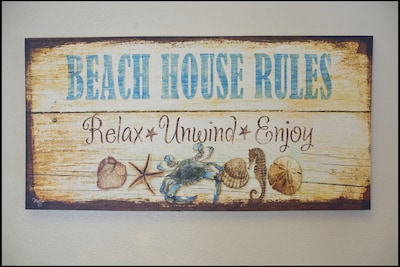 Pet Friendly - Angel Inn the Sand - Fish Unit Upstairs North Direct Beach Front 