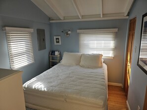 1st Bedroom with one Queen Size bed