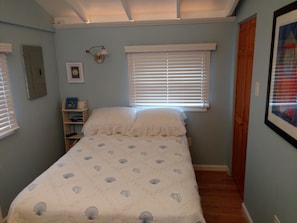 1st Bedroom with one Queen Size bed