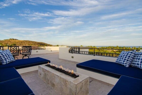 Rooftop firepit