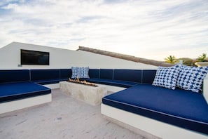 Rooftop firepit