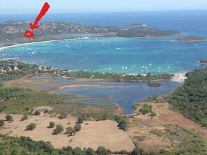 Magnifique baie Saint Cyprien de 700 à 900m de la villa, excellente situation
