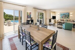 Beautiful 3 bedroom villa with Sea Views Vale do Lobo W143 - 2