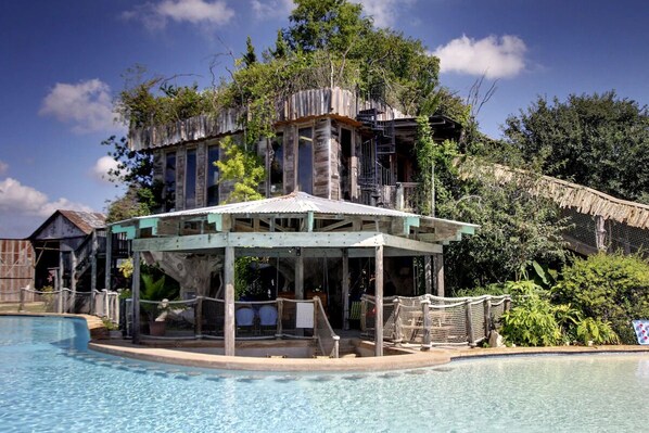 Pool cabana for redwood 