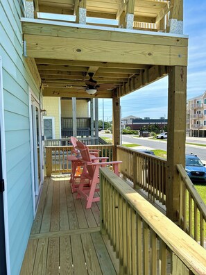 Enjoy the new front deck with a recently installed ceiling fan. 