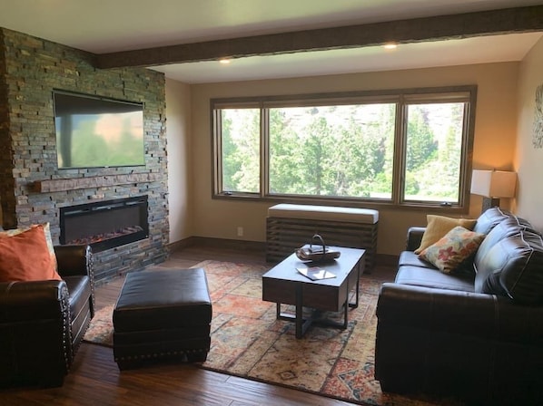 The "Durango Home" is a cozy and comfortable 2B/2B condo with all the charm of a rustic cabin yet the convenience and amenities of a resort.  You will come back again and again.  This was renovated in 2019 and opened for vacationers in June 2019.