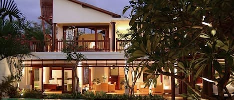 6 Bedrooms Villa in Sanur For Big Groups