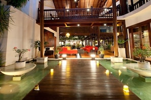 6 Bedrooms Villa in Sanur For Big Groups