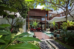 6 Bedrooms Villa in Sanur For Big Groups