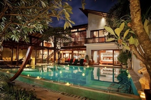 6 Bedrooms Villa in Sanur For Big Groups