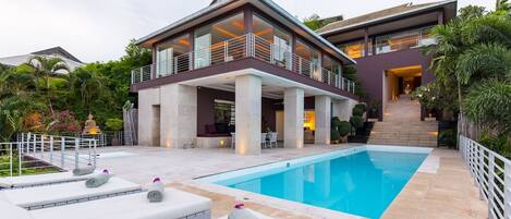 3+1-bedroom 4.5-bathroom Villa in Chaweng, Samui, Thailand - Sleeps 8 guests