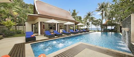 2100 sqm villa with 18.6m private pool and sunset views of Gulf of Thailand