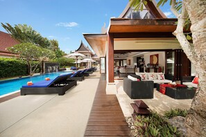 The 12 sunbeds with umbrellas make it a perfect place for friends and family.