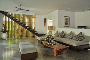 Seminyak Villa Near Beach 2 Bedrooms