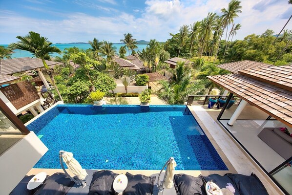 693 sqm villa with 12m infinity pool and superior views
