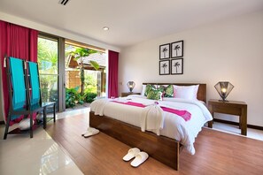 Bedroom with 1 king bed and direct access to garden