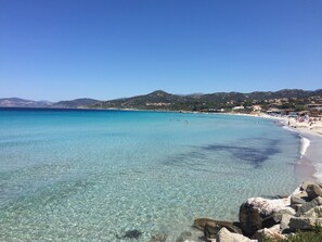 Plage d'Ile Rousse à 12 mn