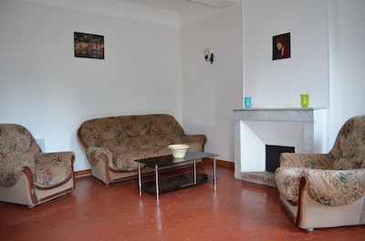 Apartment ** 75 m2, 2 bedrooms, 6 people, 30 m2 terrace with barbecue
