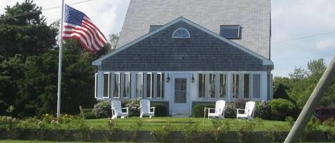 The house from the beach