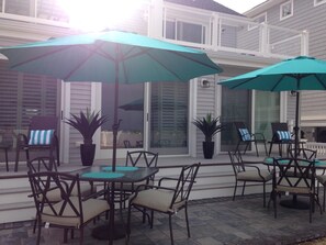 dining alfresco