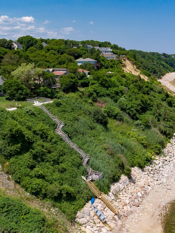 Truly located on one of the best oceanside cliffs in MA