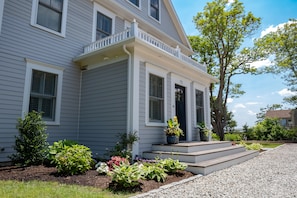 Front Entry Way