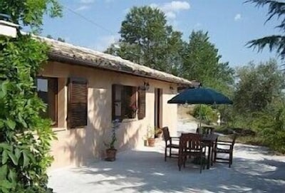 La-Mimosa, charming self-catering apartment in rural Le Marche
