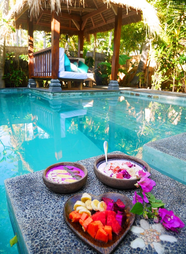 Private pool