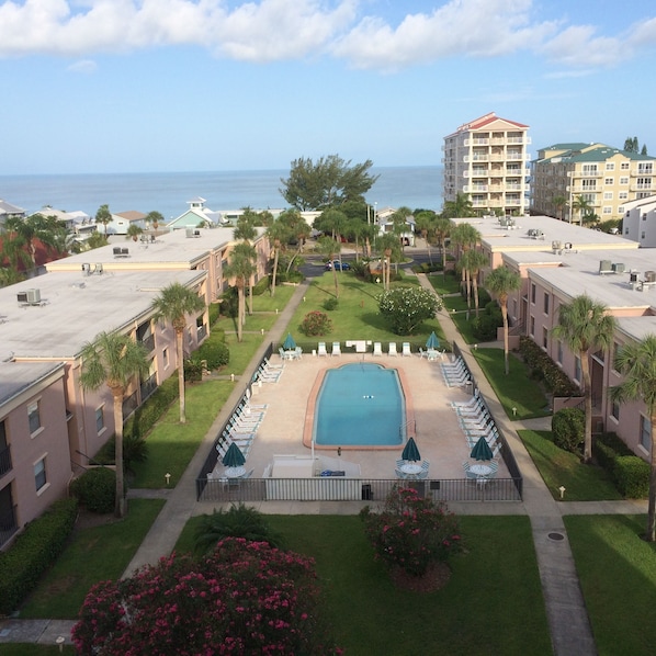 Arial view of property and proximity to the beach. 