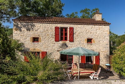 3 maisons de vacances de luxe avec piscine sur un petit domaine en Dordogne / Lot