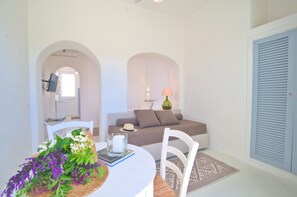 
Our Studio S.view 
Inside a Botanical Garden, 
Villa,15 units, pools, bar, rest