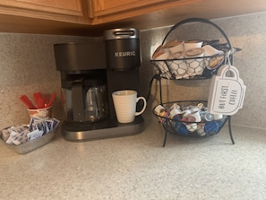 Kaffee und/oder Kaffeemaschine
