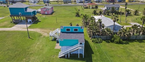 Walking distance to the beach and bay! Come enjoy the west end of the island! 