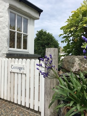 Welcome to Porthiddy Farm West Cottages